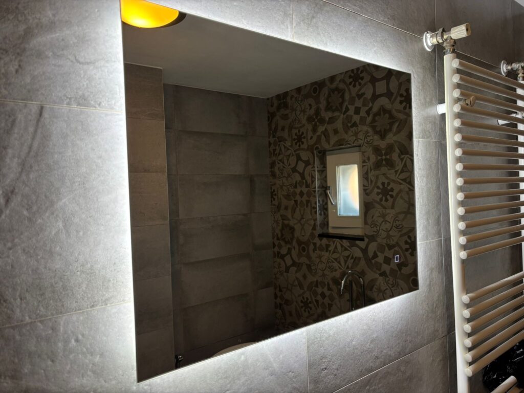 Badkamerspiegel Livorno 100×60 impressie 1.2