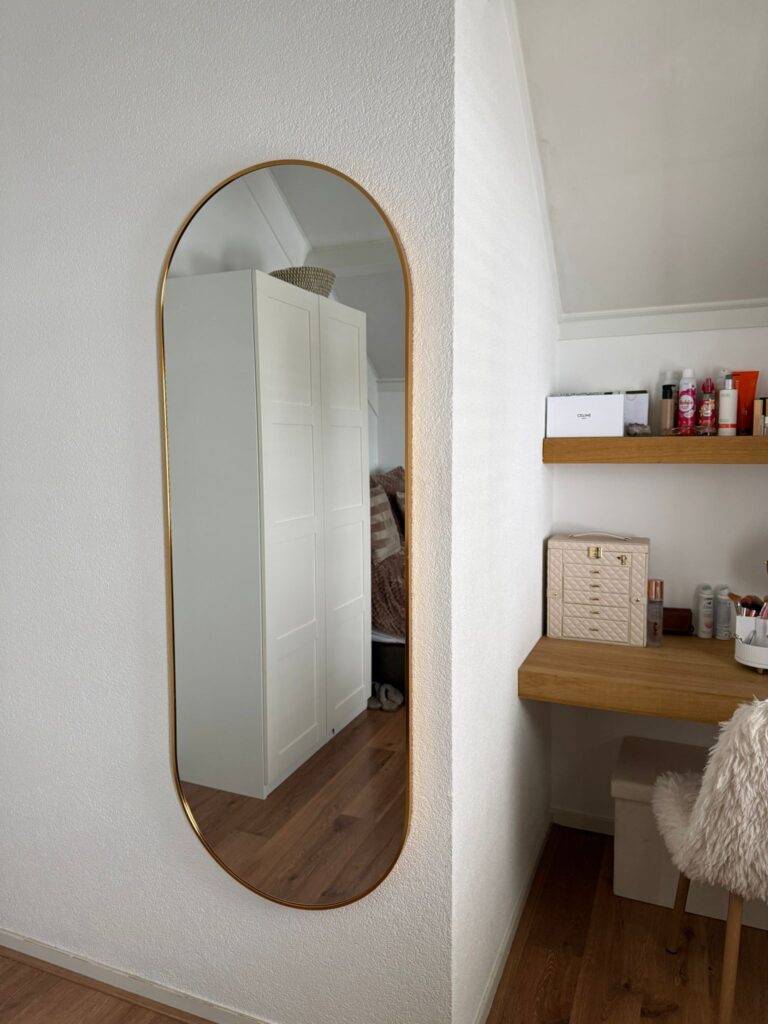 Passpiegel Ovalo goud sfeer slaapkamer .1.1