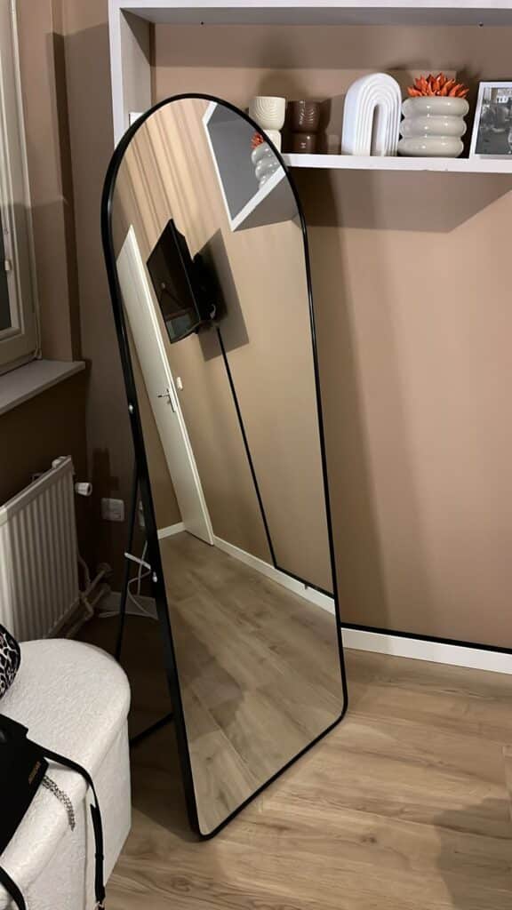 Passpiegel Luxora zwart sfeer impressie detail (2)